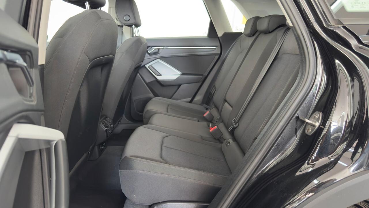 Audi Q3 35 TDI S tronic Business