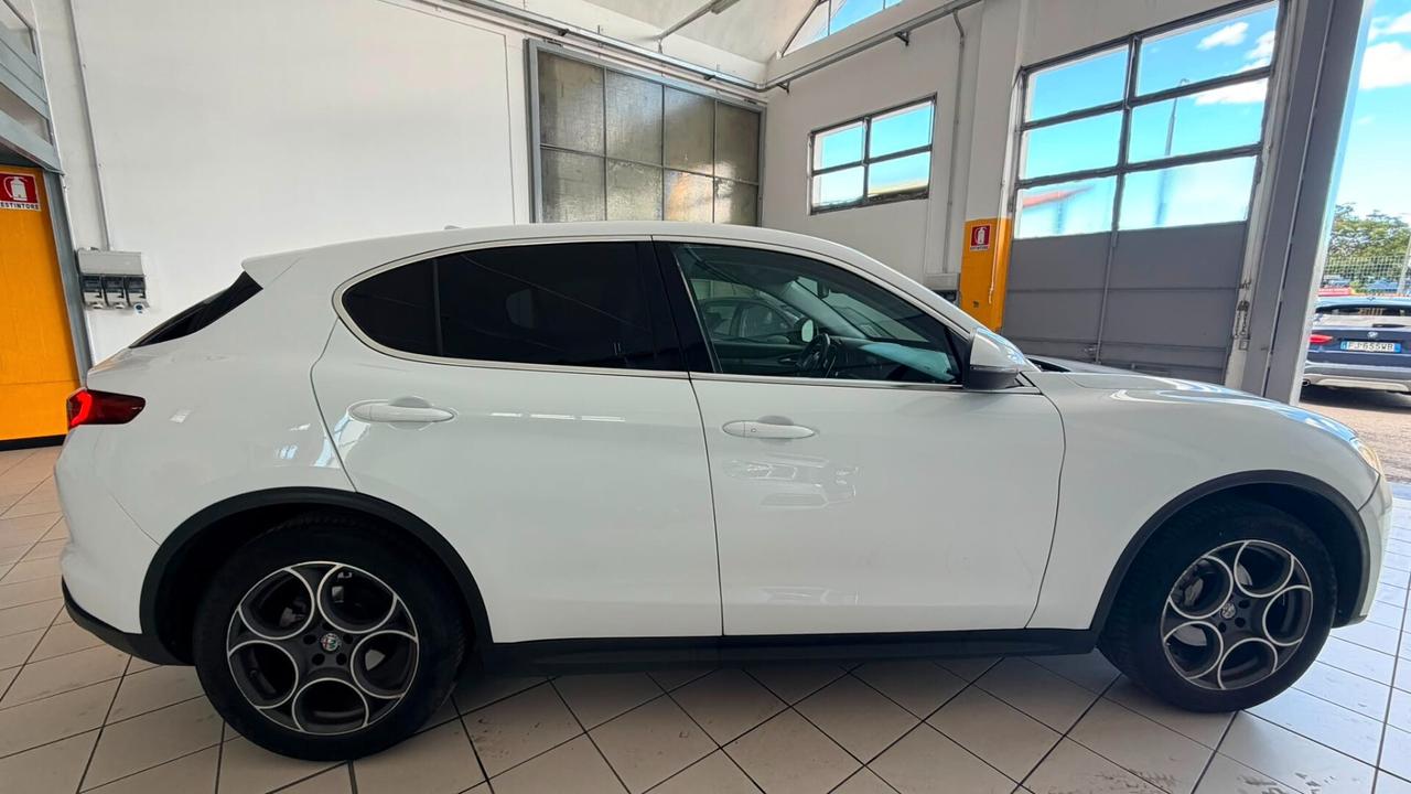 Alfa Romeo Stelvio 2.2 Turbodiesel 210 CV AT8 Q4 Executive