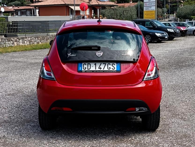 Lancia Ypsilon 1.0 firefly hybrid Ecochic hybrid