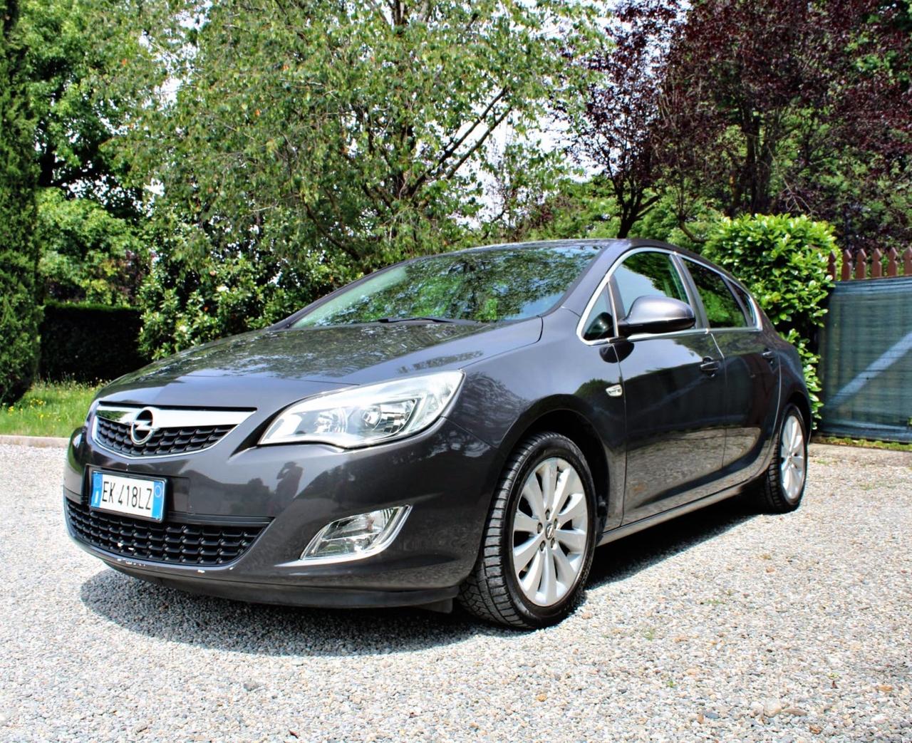 Opel Astra 1.4 100CV 5 porte Cosmo