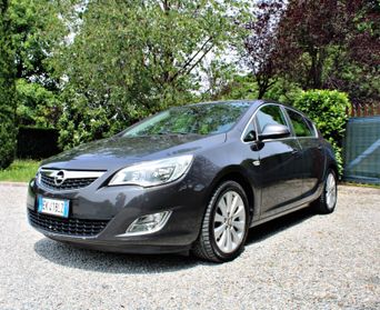 Opel Astra 1.4 100CV 5 porte Cosmo