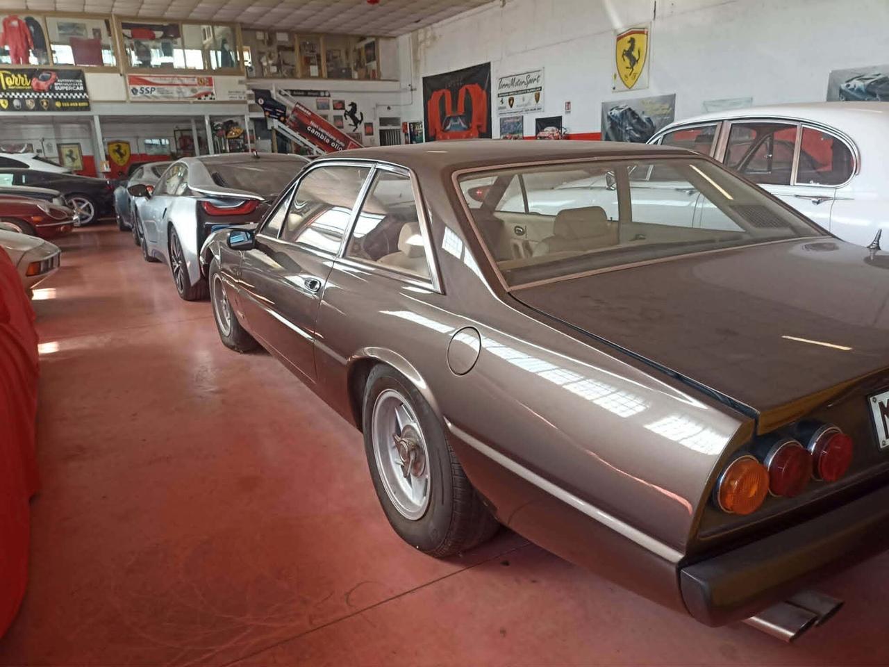 Ferrari 365 GT4 2+2 Manuale