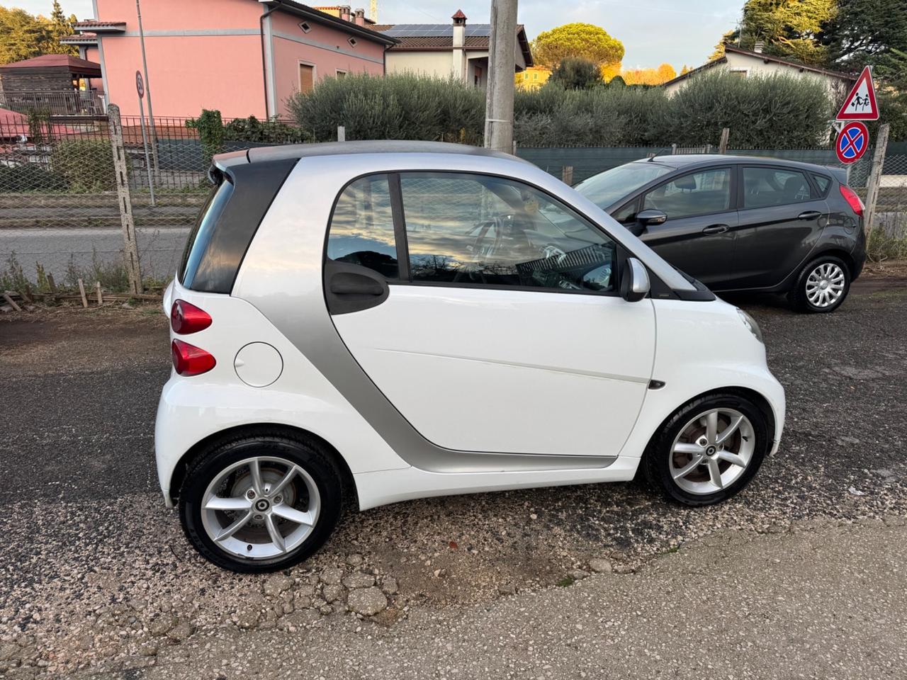 Smart ForTwo 52 kW MHD coupé White Tailor Made