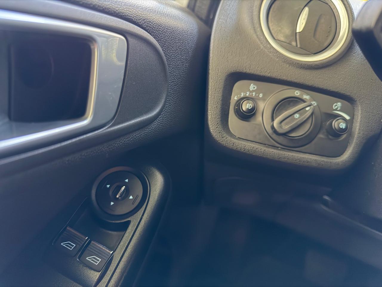 Ford Fiesta 1.0 EcoBoost 100CV Powershift Titanium