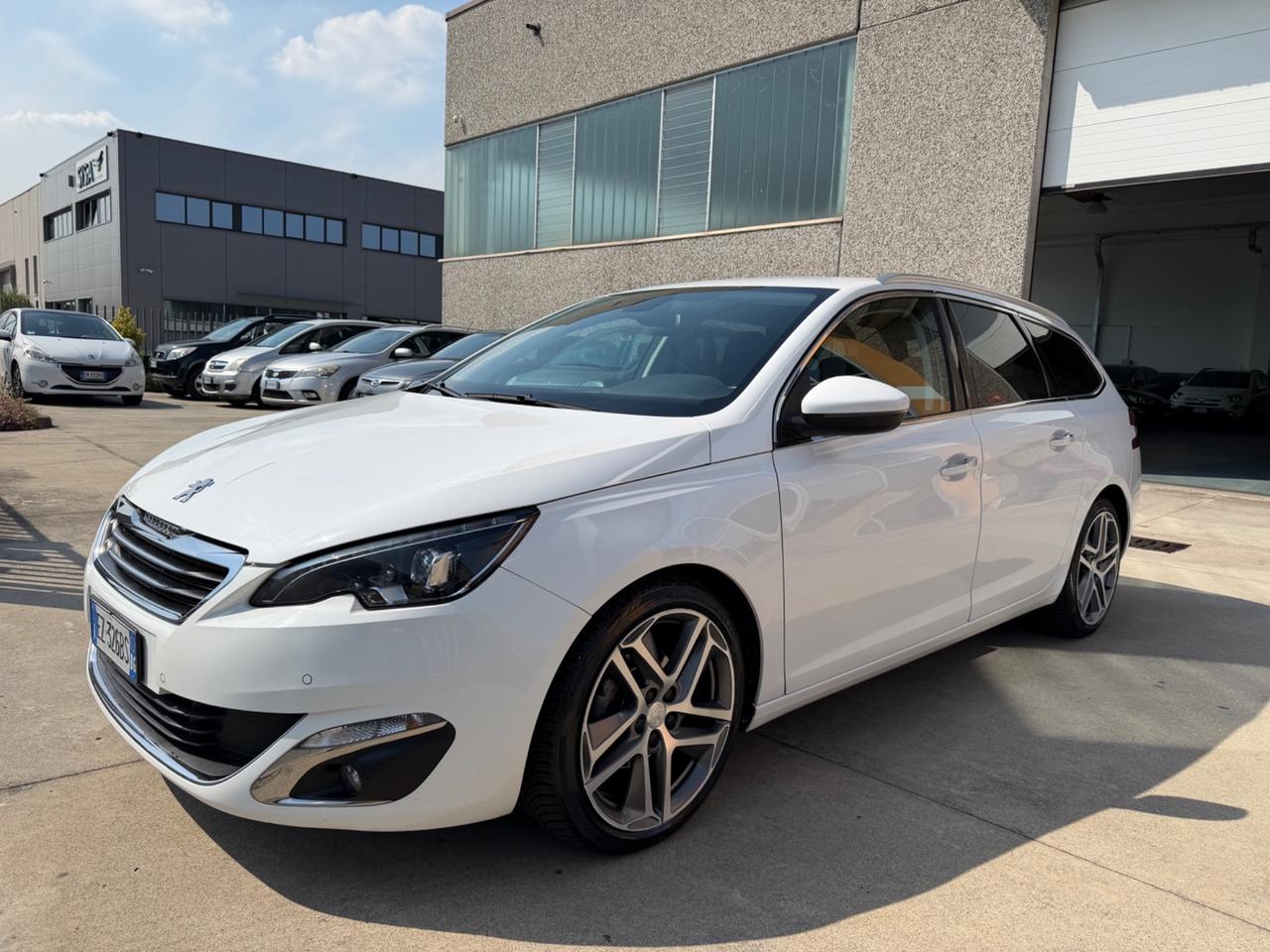 Peugeot 308 BlueHDi 120 S&S EAT6 SW Allure