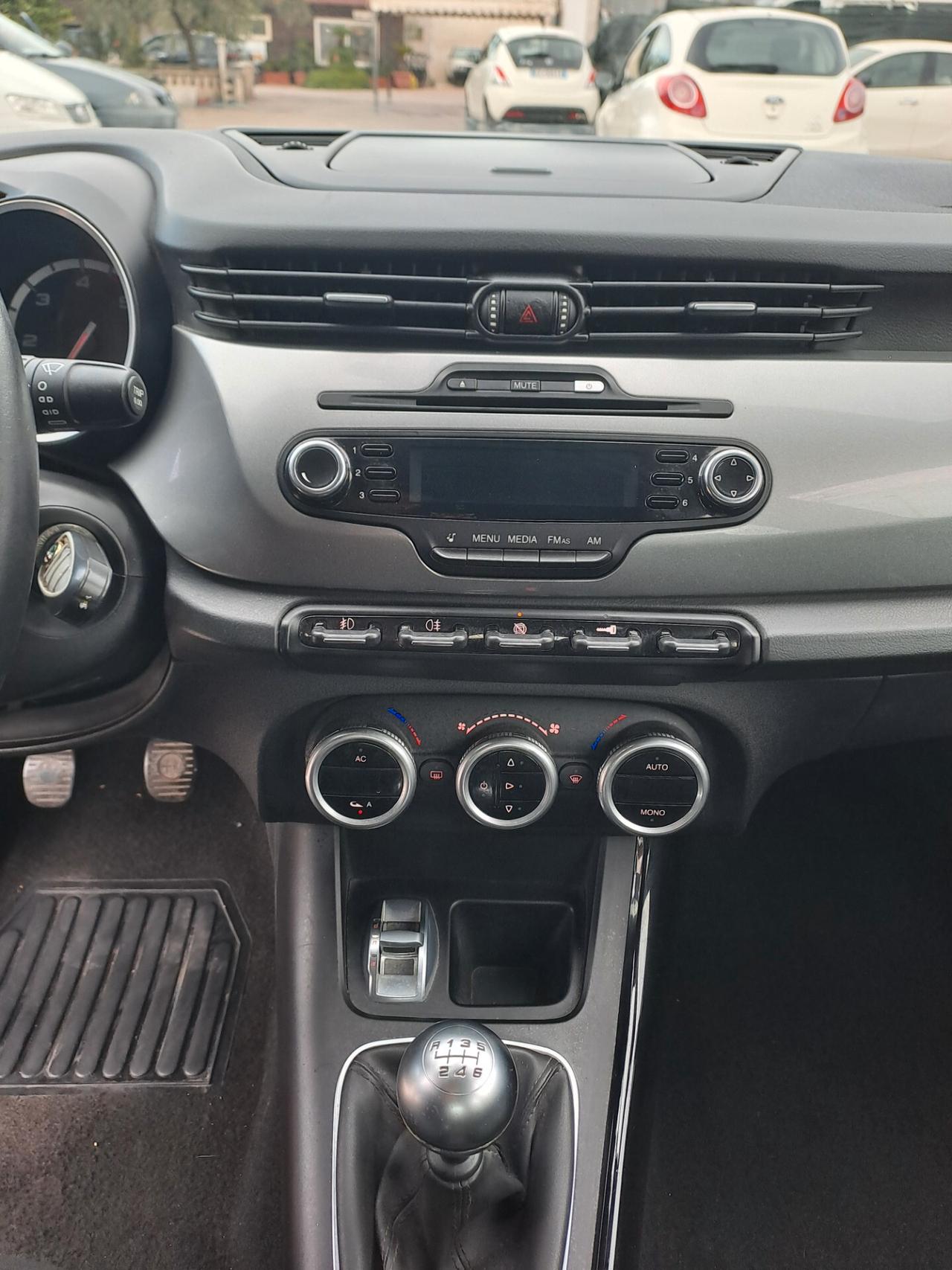 Alfa Romeo Giulietta 2.0 JTDm-2 140 CV Distinctive