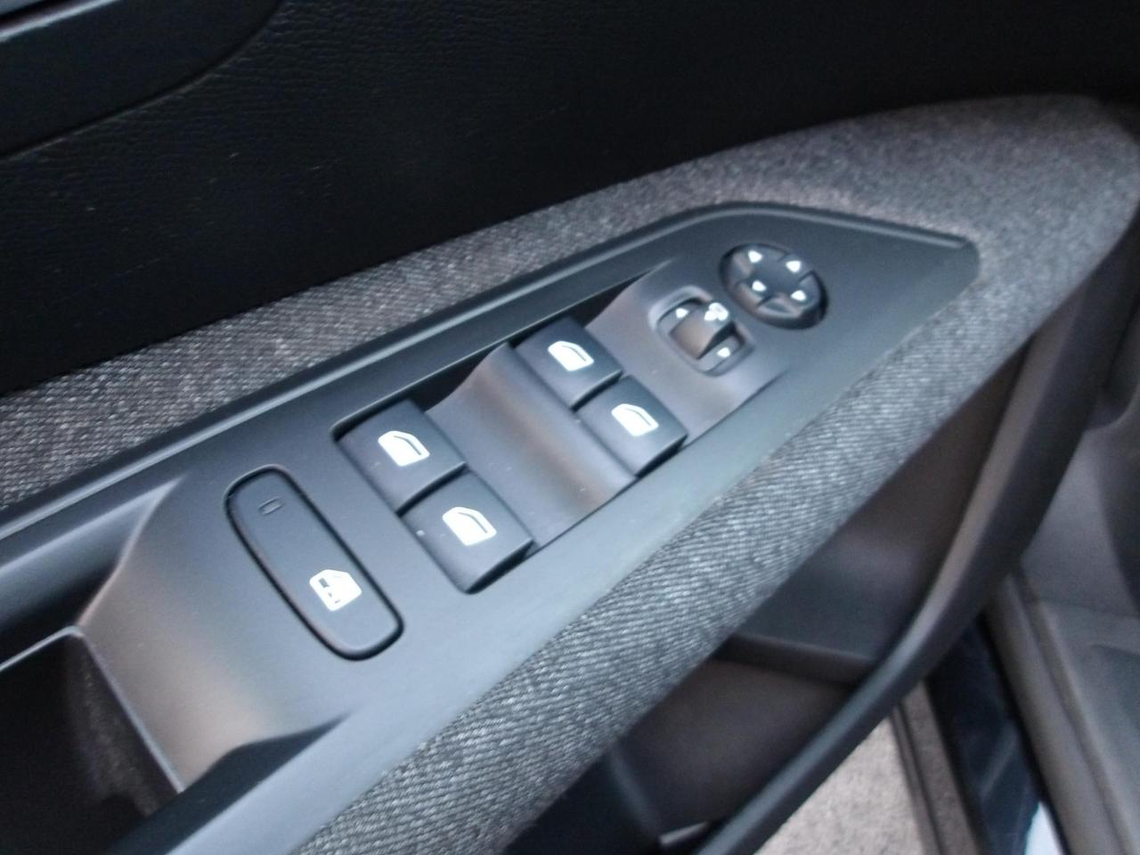 Peugeot 3008 3008 1.5 bluehdi Business s&s 130cv eat8