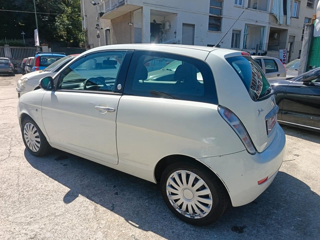 Lancia Ypsilon 1.4 Argento Ecochic GPL