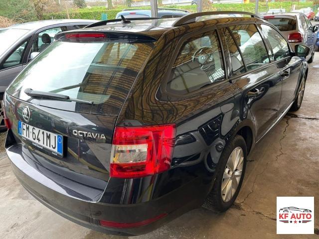 SKODA - Octavia Station Wagon Wagon 2.0 tdi Executive 150cv dsg