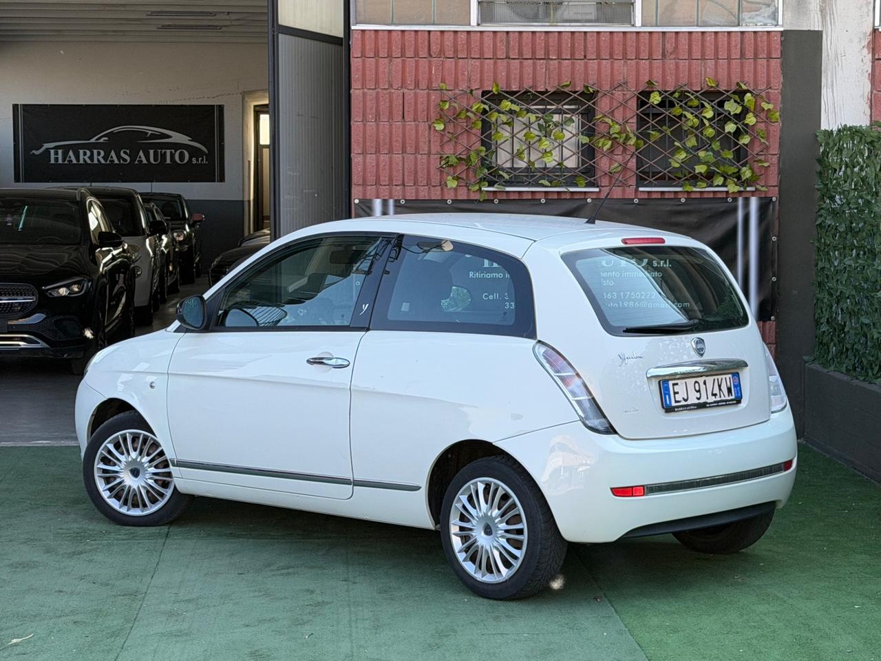 Lancia Ypsilon 1.3 MJT 75 CV Platino