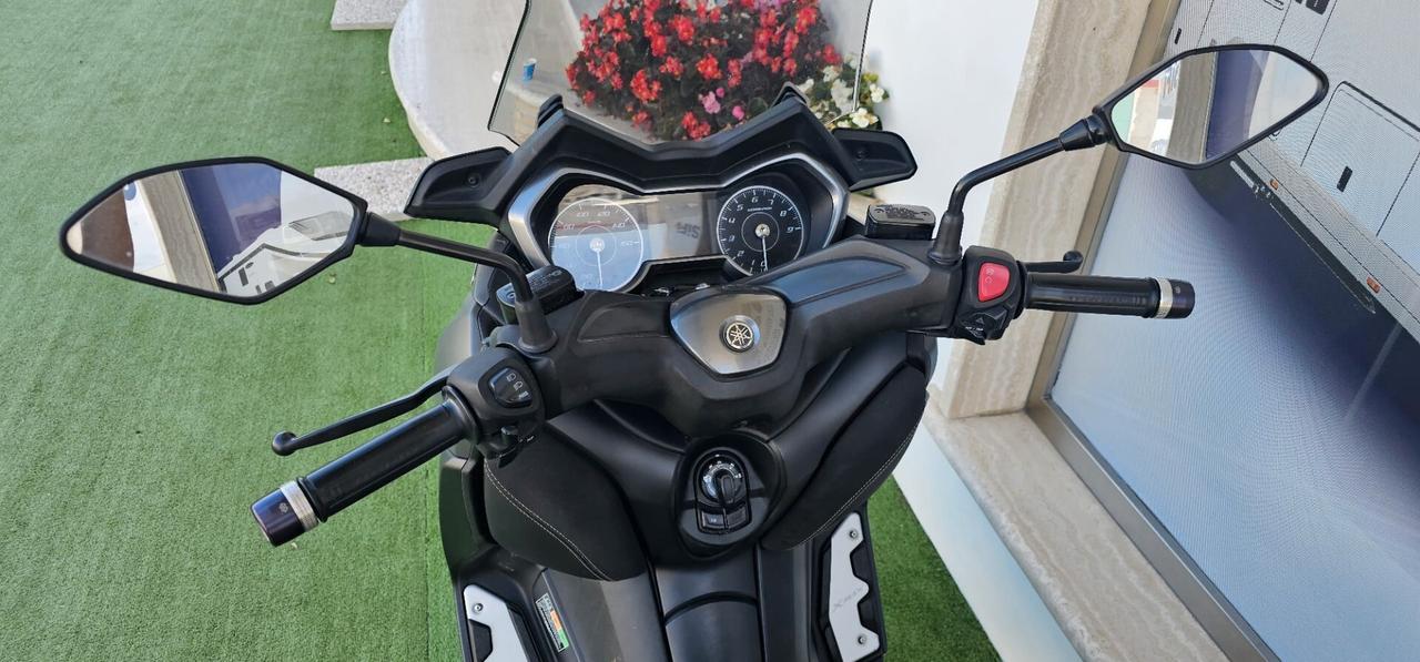 Yamaha X-Max 300 TECH MAX