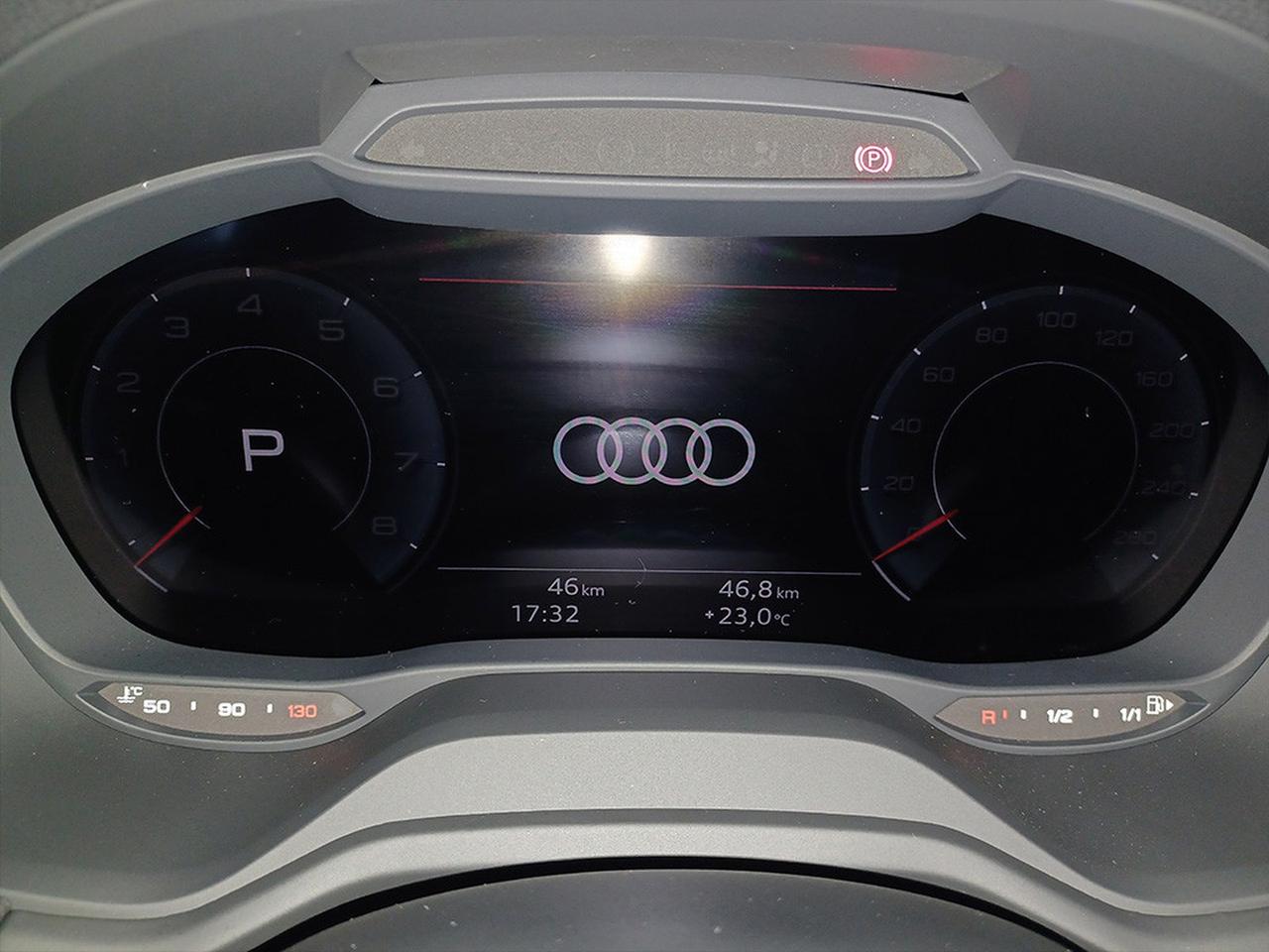 Audi Q2 35 1.5 tfsi identity black s-tronic