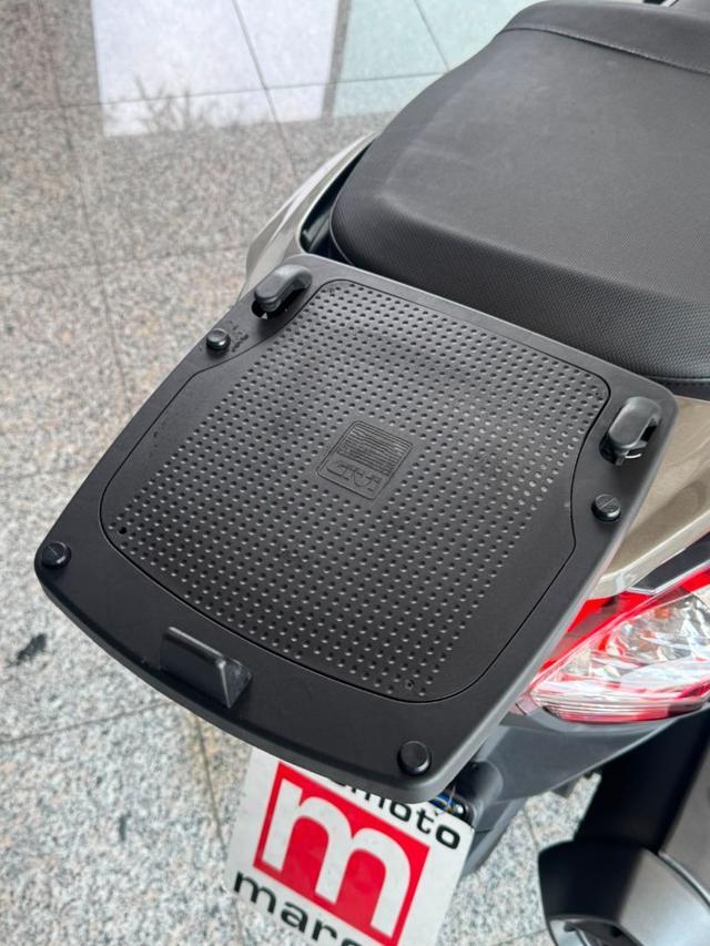 KYMCO Downtown 300i 2012