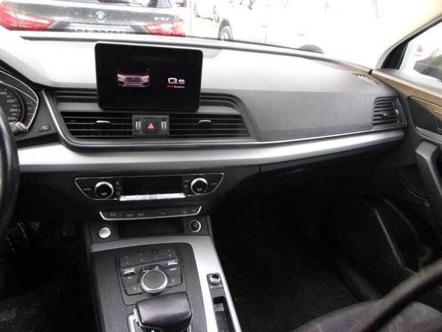 AUDI Q5 30 TDI S tronic Business