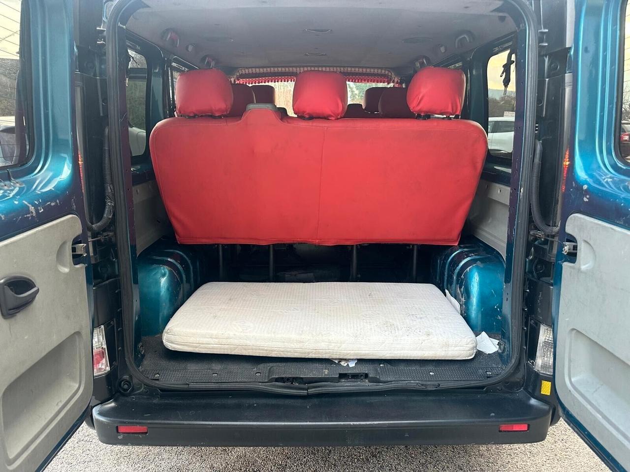 Renault Trafic T27 1.9 dCi/90 PC-TN Passenger Luxe NEOPATENTATI 9 POSTI