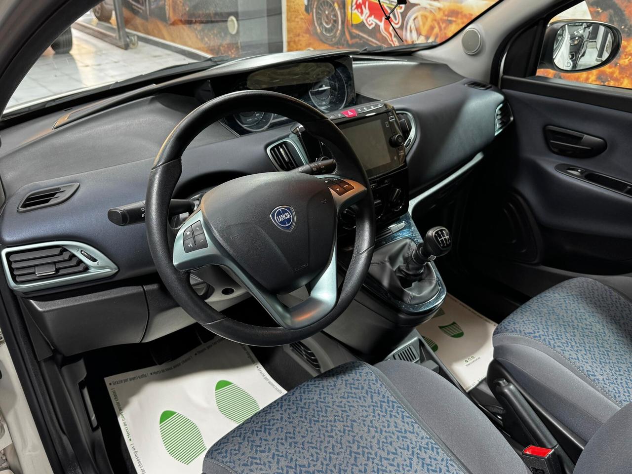 Lancia Ypsilon 1.0 FireFly 5 porte S&S Hybrid Gold