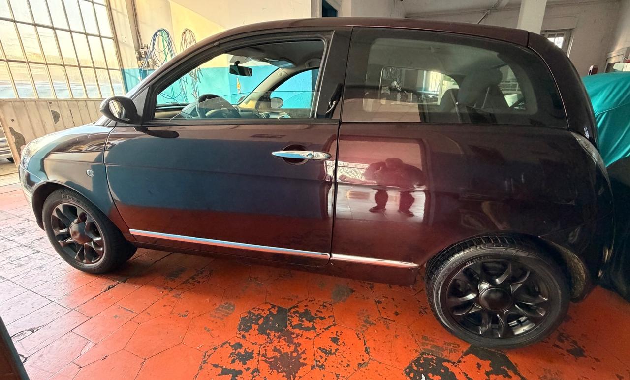Lancia Ypsilon 1.2 Benz/GPL VIOLET