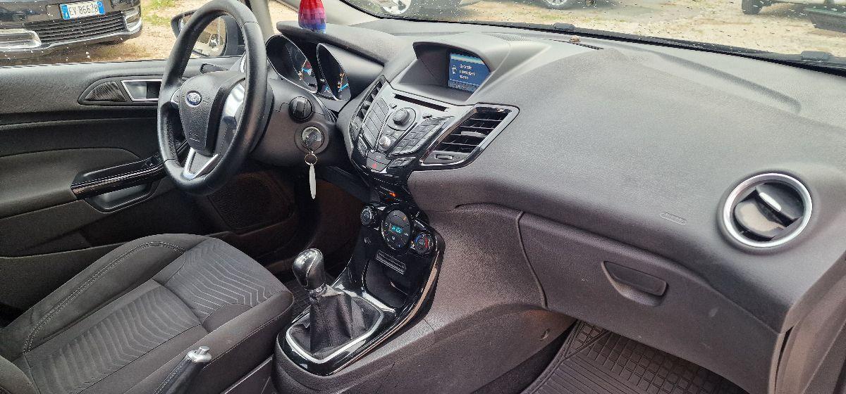 FORD Fiesta 1.5 TDCi 75CV 5p. Titanium