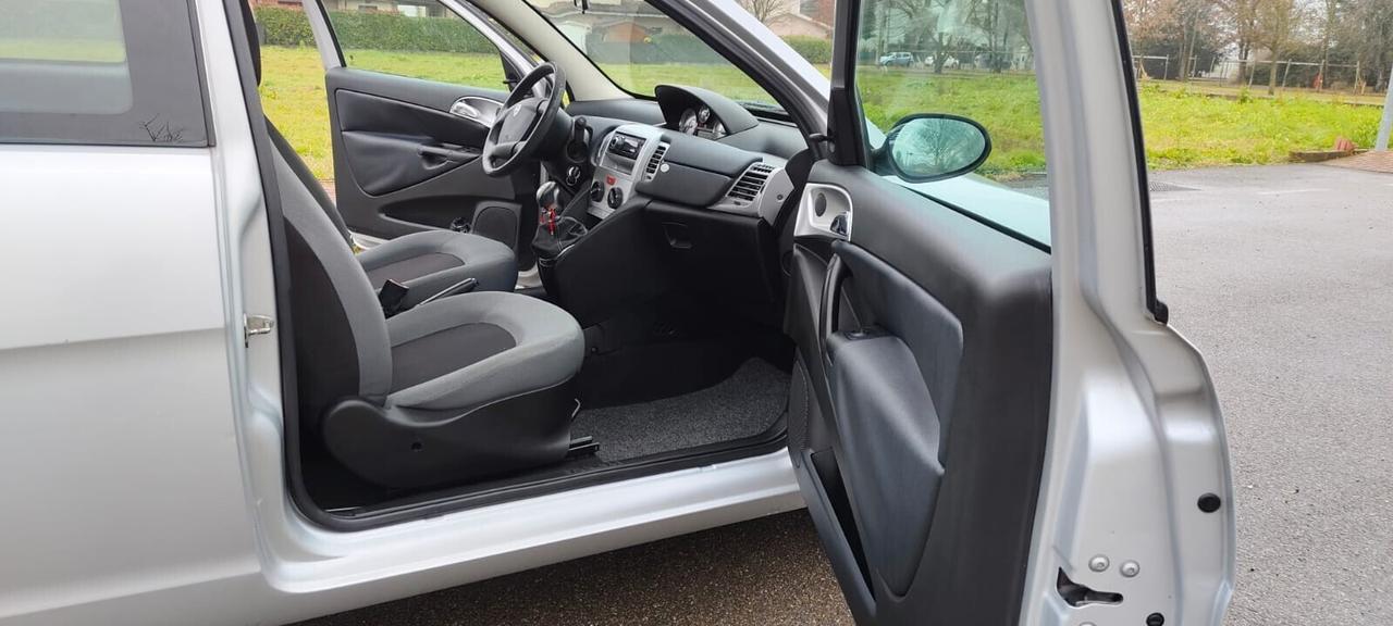 Lancia Ypsilon 1.4 Argento Ecochic GPL