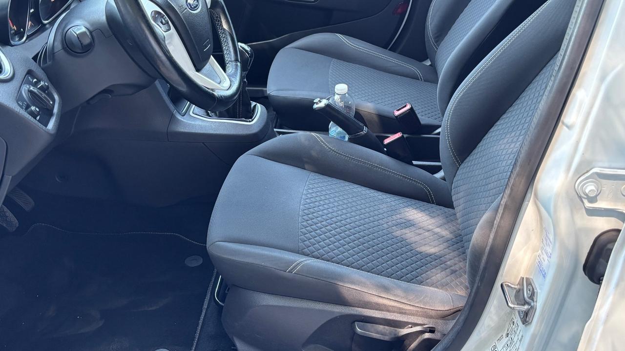 Ford Fiesta 1.5 TDCi 75CV 5 porte Black & White Edition