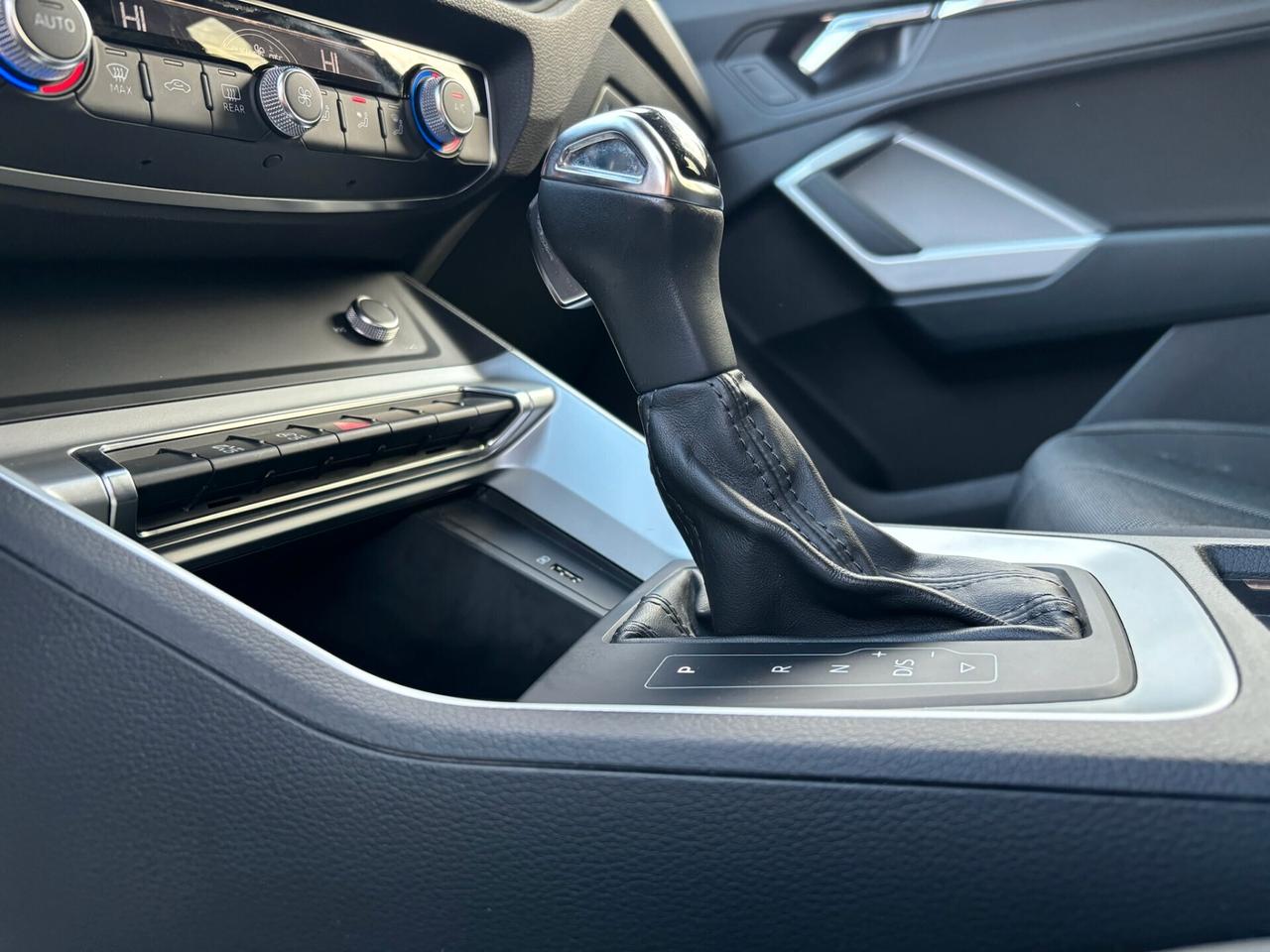 Audi Q3 35 TDI S tronic IDENTITY BLACK - SPORT