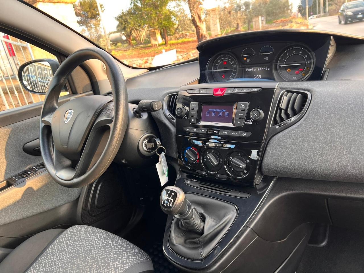 Lancia Ypsilon 1.0 FireFly 5 porte S&S Hybrid Silver Plus