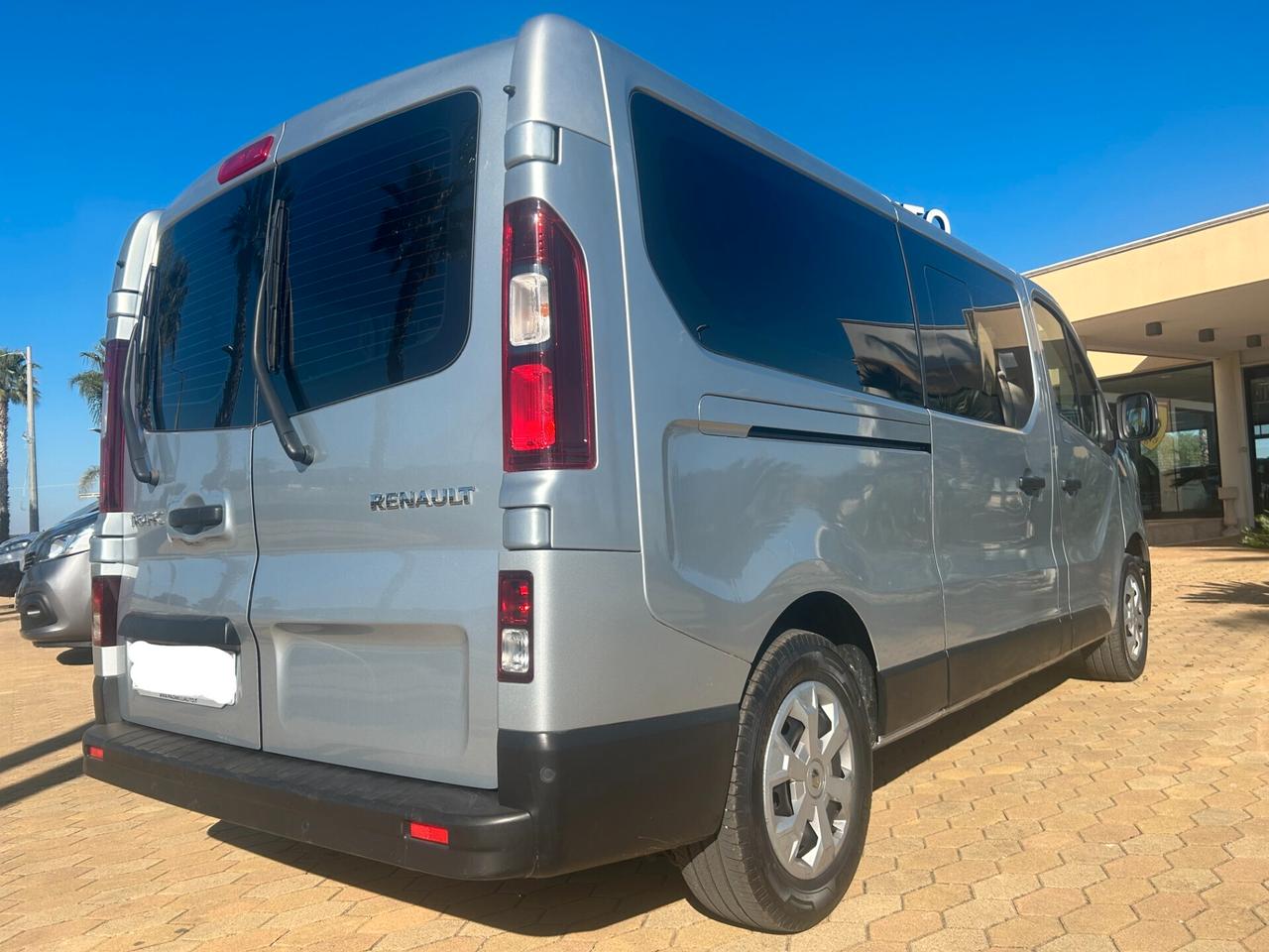 Renault Trafic 9posti 2.0BluedCi 150CV P.Lungo Zen
