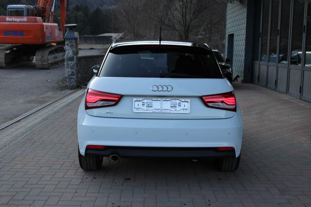 AUDI A1 SPB 1.6TDI 116cv S-line-XENON