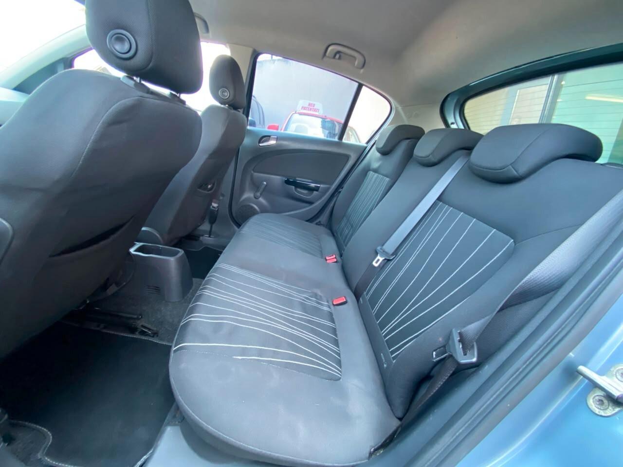 Opel Corsa 1.2 5 porte Easytronic Cosmo
