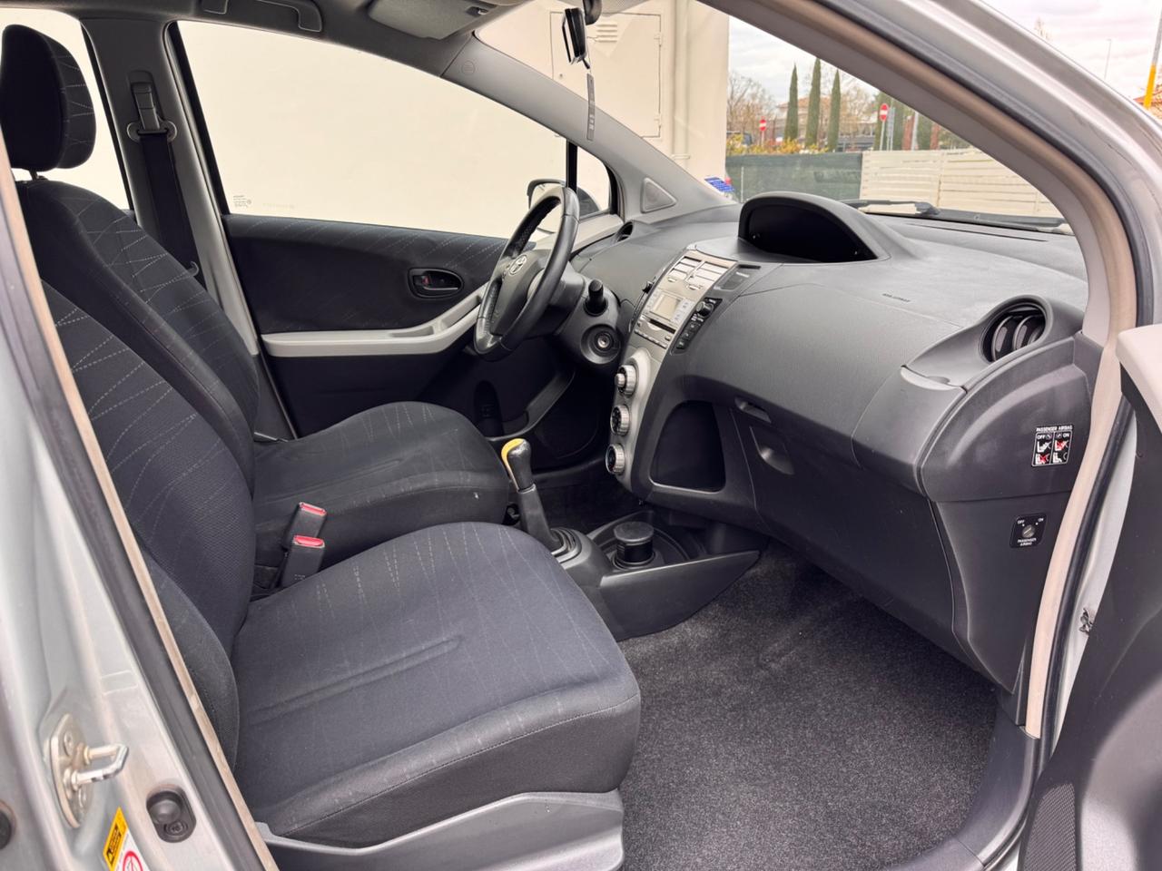 Toyota Yaris 1.0 5 porte Sol OK NEOPATENTATI