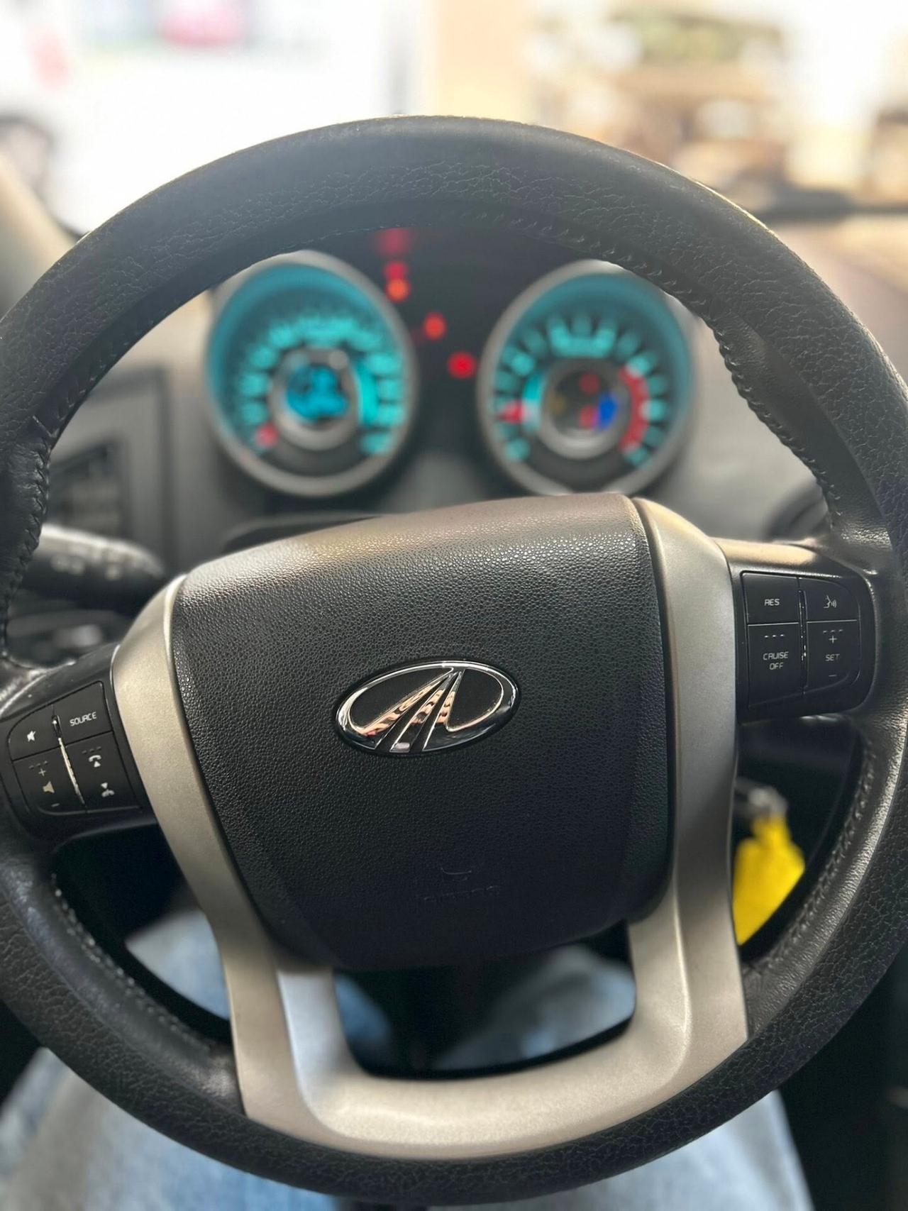 Mahindra XUV500 2.2 4X4 GANCIO TRAINO-7POS-2017