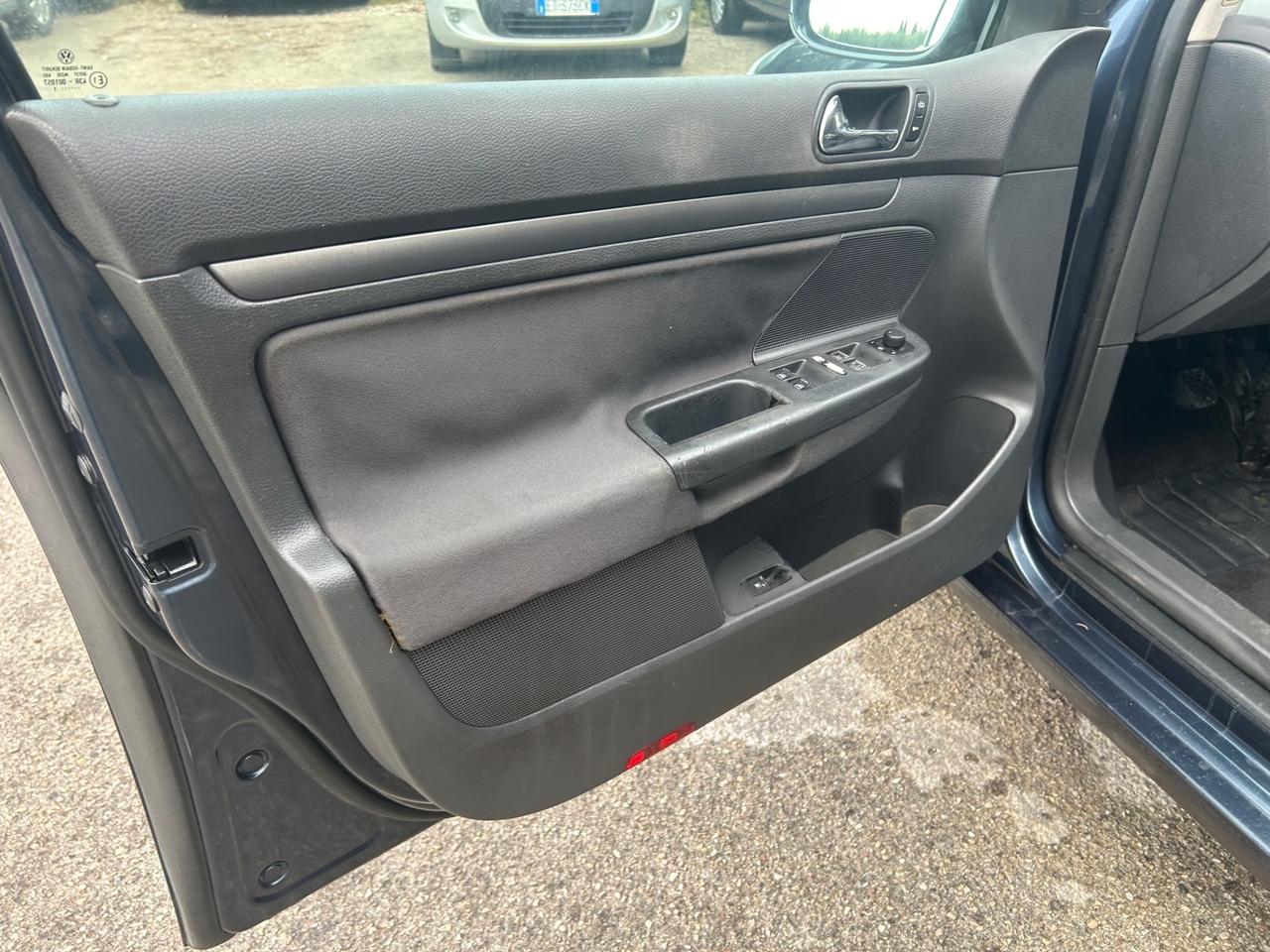 Volkswagen Golf 1.9 TDI 5p