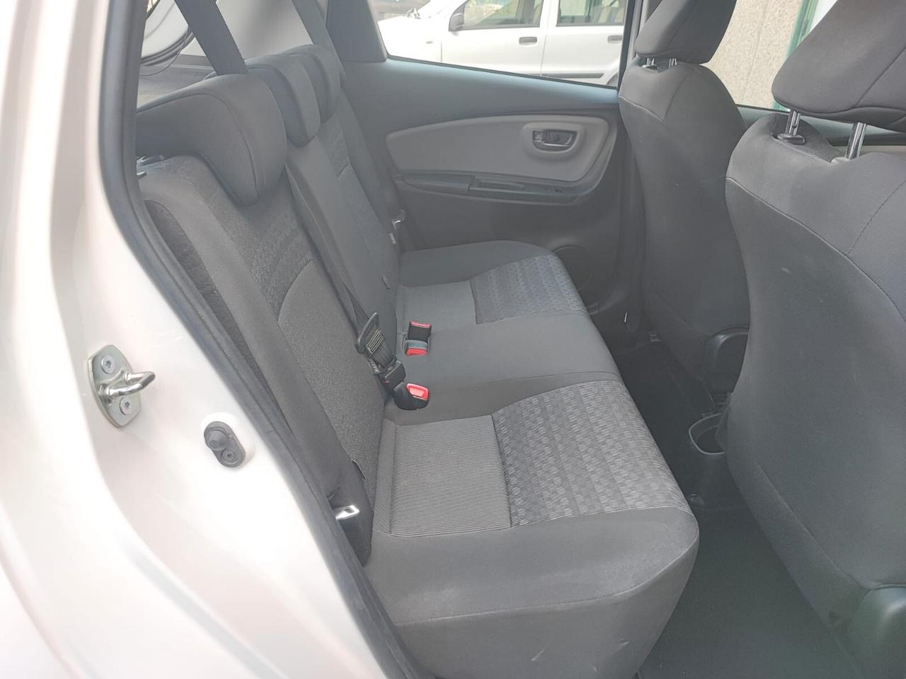 Toyota Yaris 1.0 BENZINA NEOPATENTATI 2016 5 PORTE