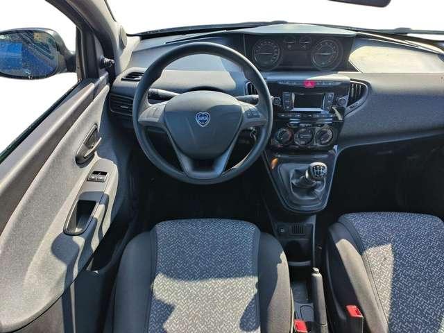 Lancia Ypsilon 1.0 firefly hybrid Silver s&s 70cv