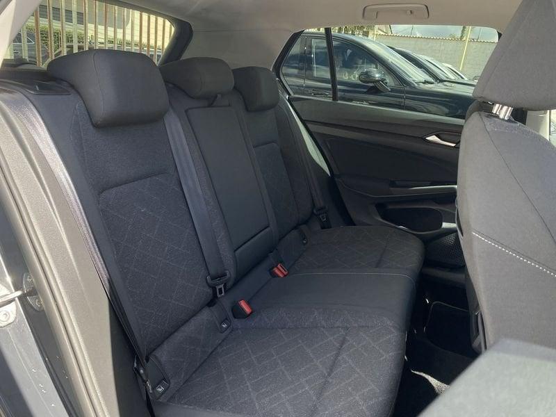 Volkswagen Golf 8 Life 2.0 TDI 116CV