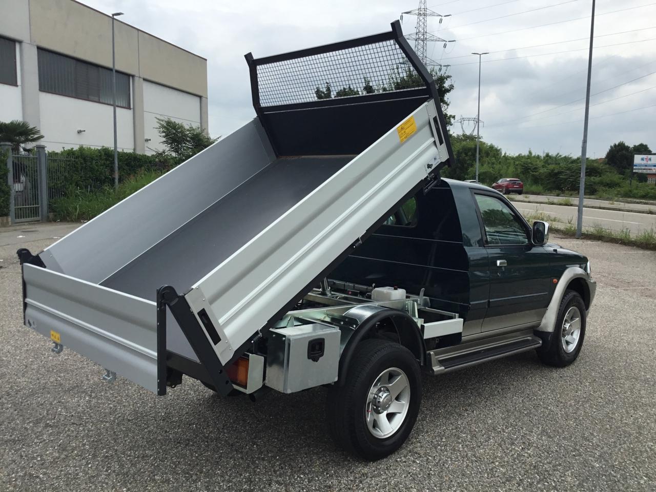 Mitsubishi L200 2.5 TDI 4WD Club Cab Pick-up GLS