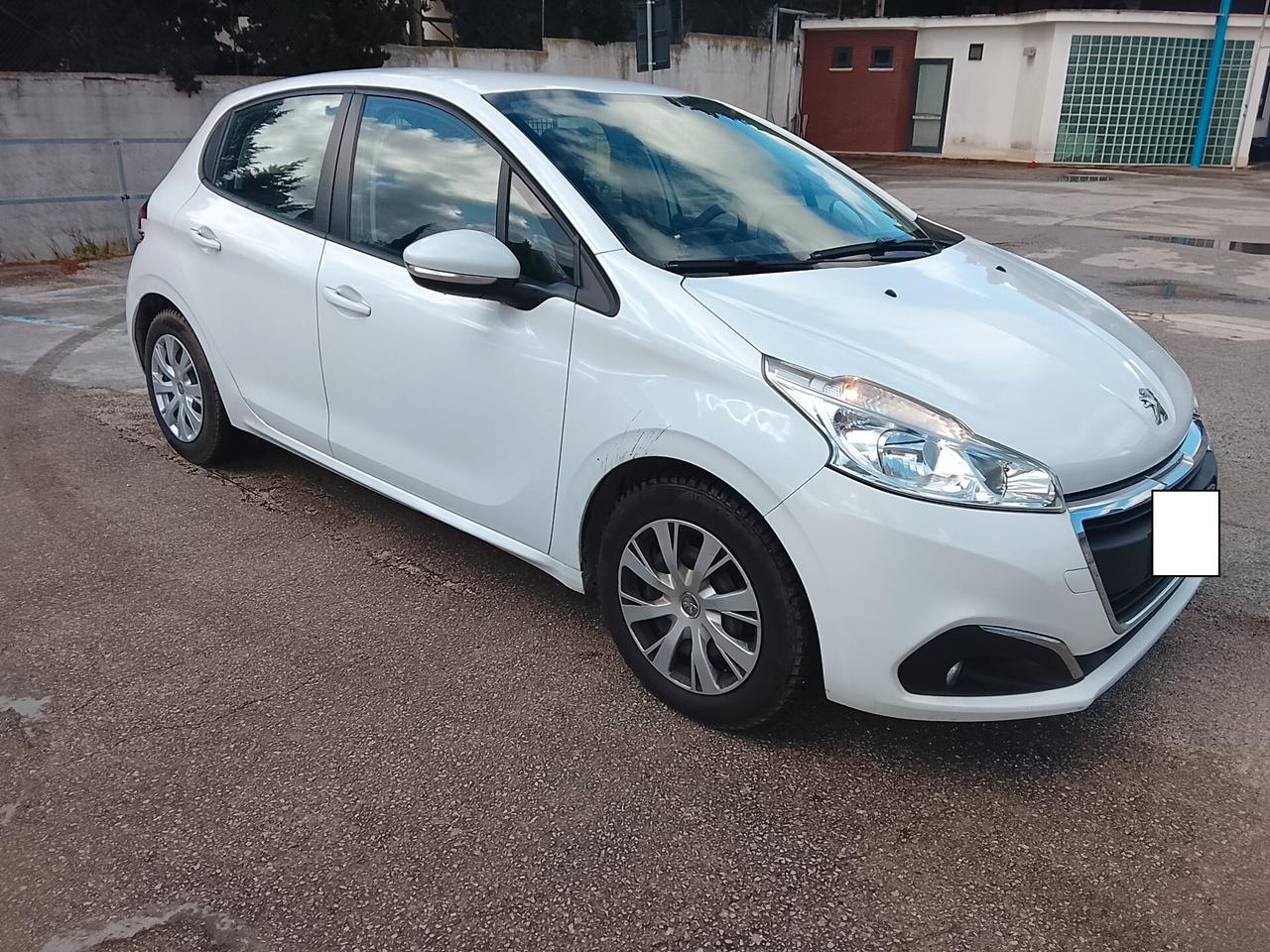 Peugeot 208 Van 1.6 HDi detraibile al 100%