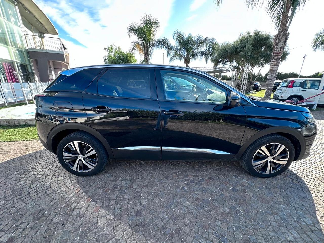Peugeot 3008 BlueHDi 130 S&S EAT8 Active Pack