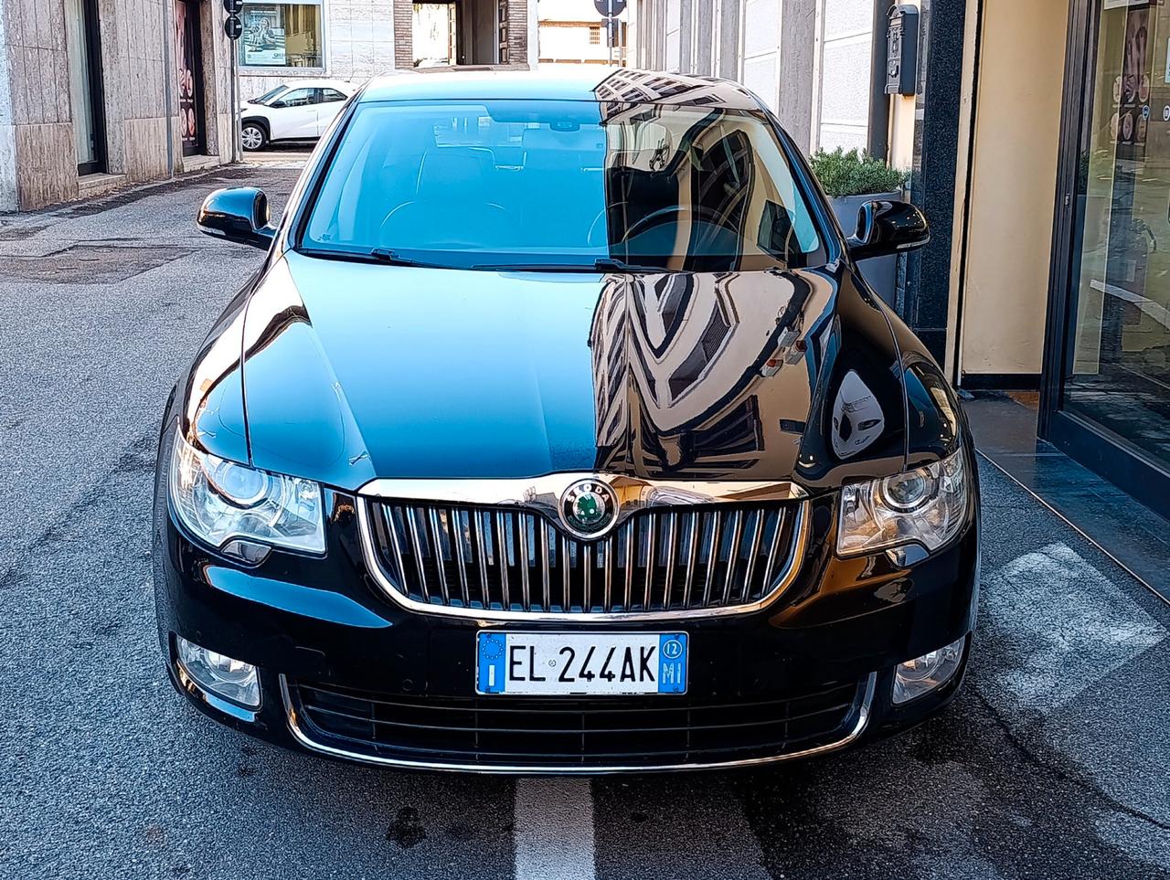 Skoda Superb 2.0 TDI CR 170CV DSG Laurin&Klement