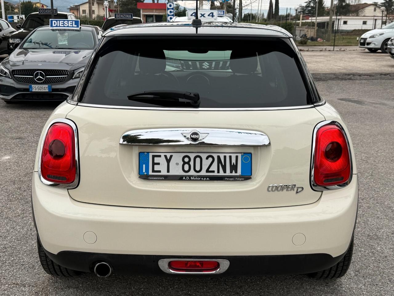" UNA CHICCA " Mini 1.5 One D Business 5 porte