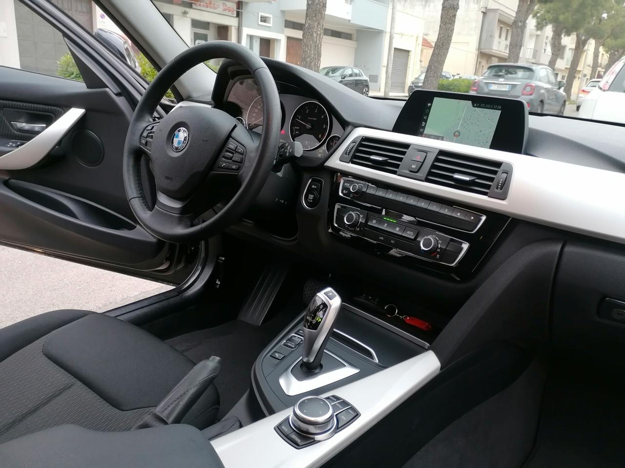 Bmw 318d Touring Automatic *NAVI *LED - 2018