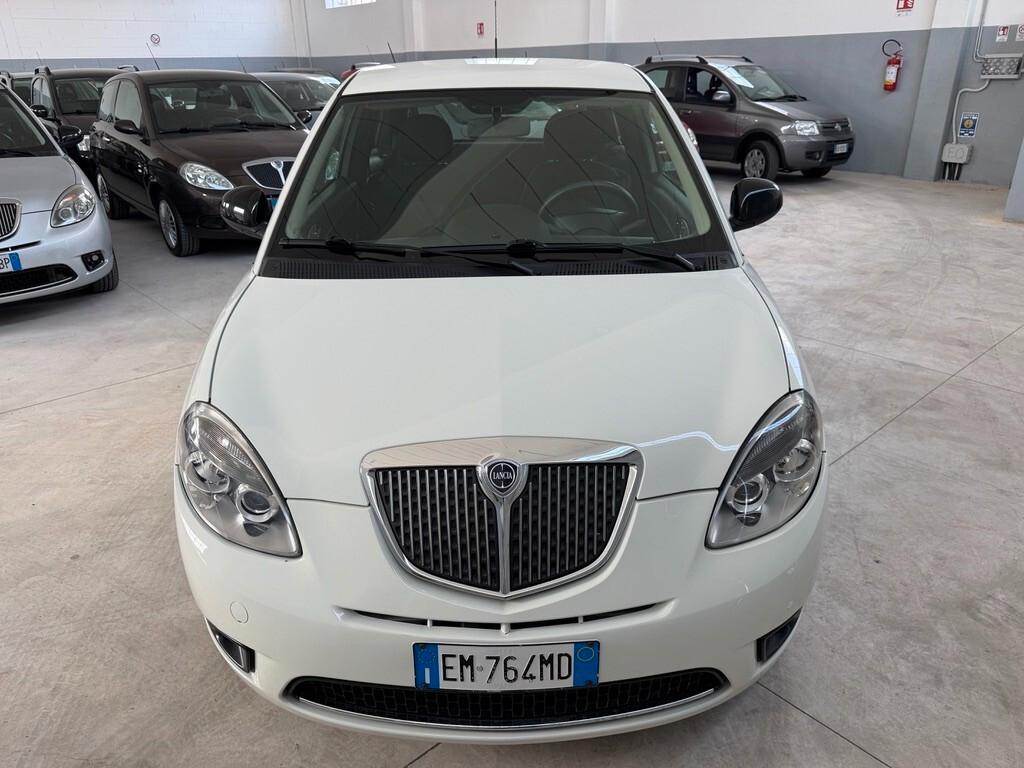 Lancia Ypsilon 1.2 69 CV Unyca