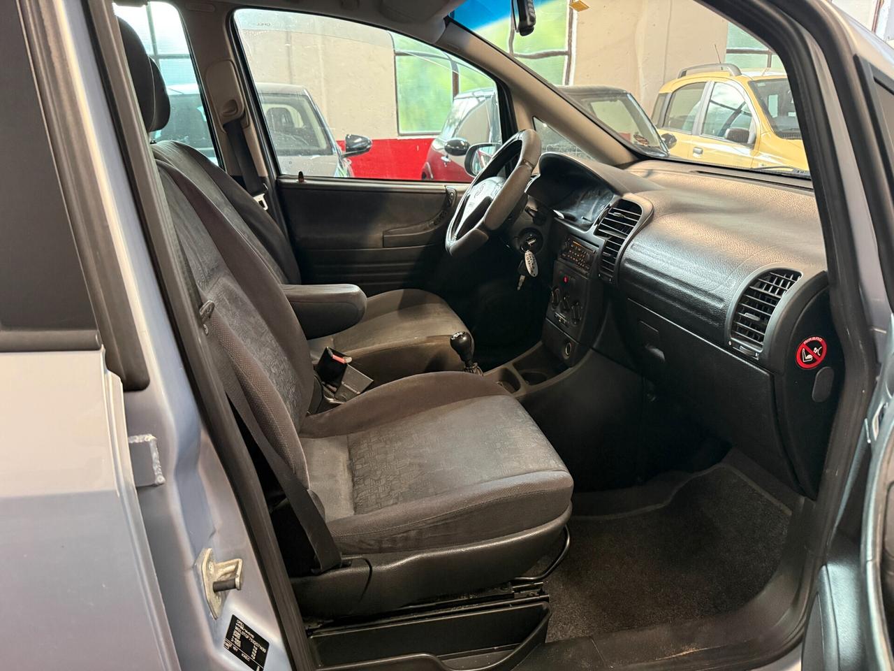 Opel Zafira 2.2 - 7 posti