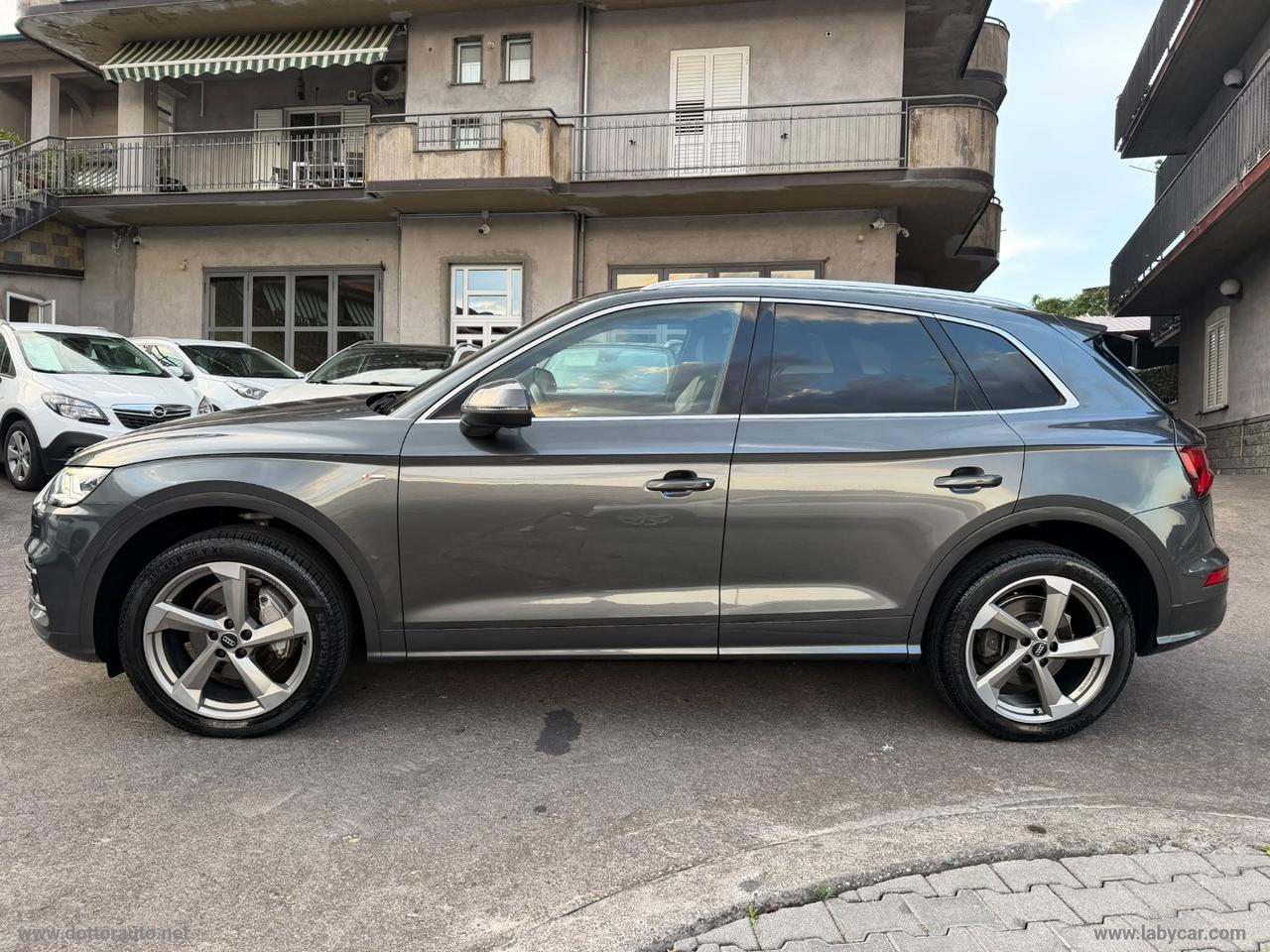 AUDI Q5 40 TDI quattro S tronic S line plus