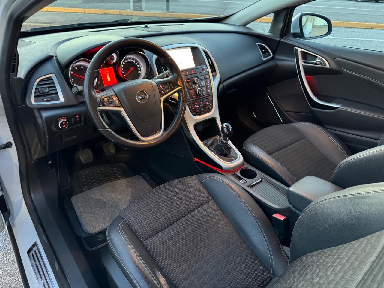 Opel Astra GTC 2.0 CDTI 165CV Cosmo