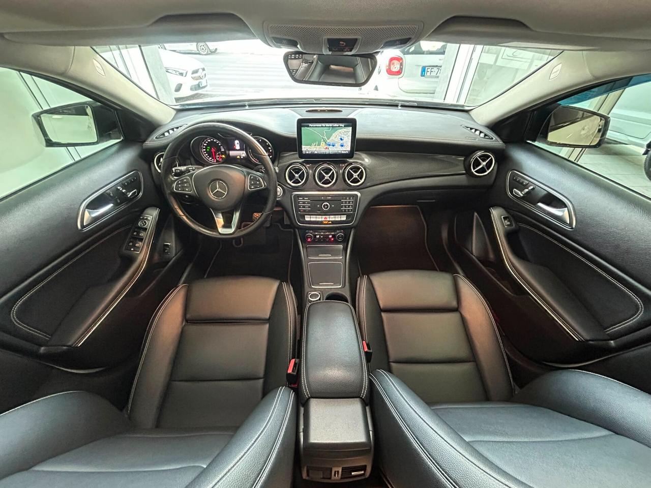 Mercedes-benz GLA 200 d Automatic Premium Night Edition