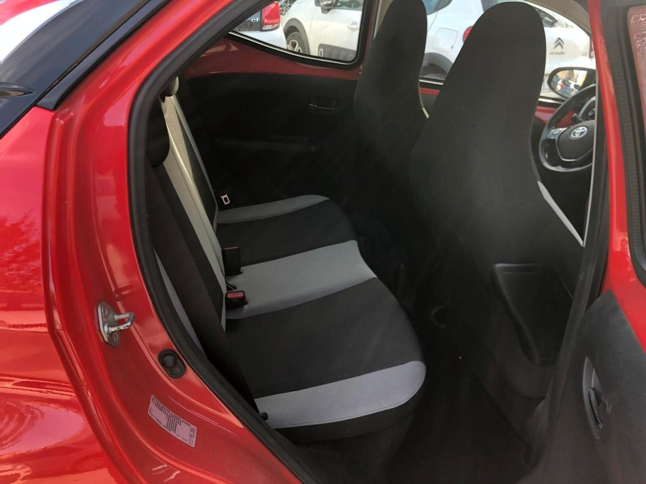 TOYOTA AYGO 1.0 X-PLAY - 2016