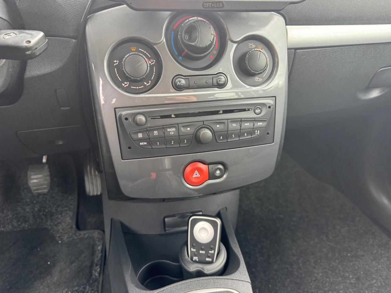 Renault Clio 1.2 GPL 75CV 20th 2011