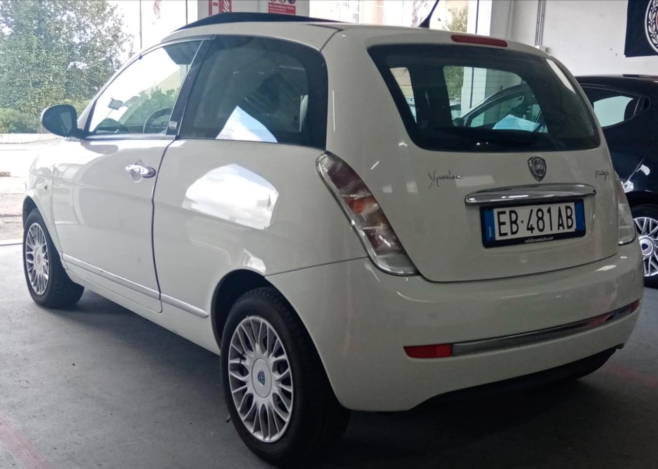 Lancia Ypsilon 1.3 MJT 75 CV Diva