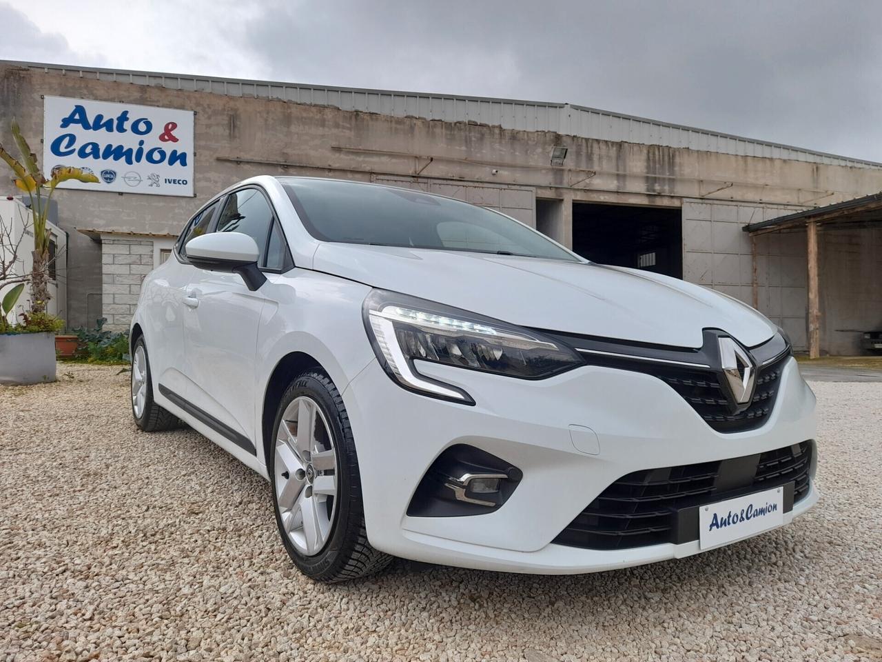 Renault Clio neopatentati 90 cv anno 2021 NAVI